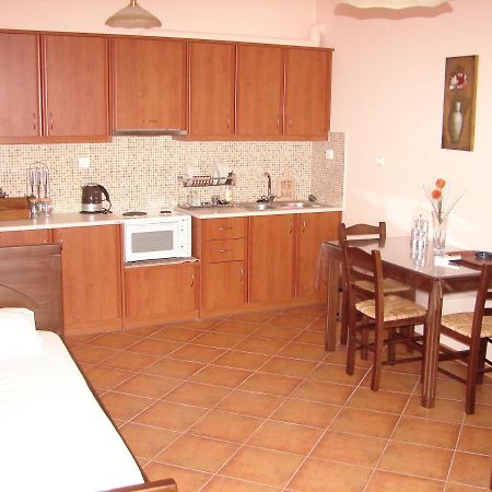 Makronas Apartments การิสโตส ภายนอก รูปภาพ