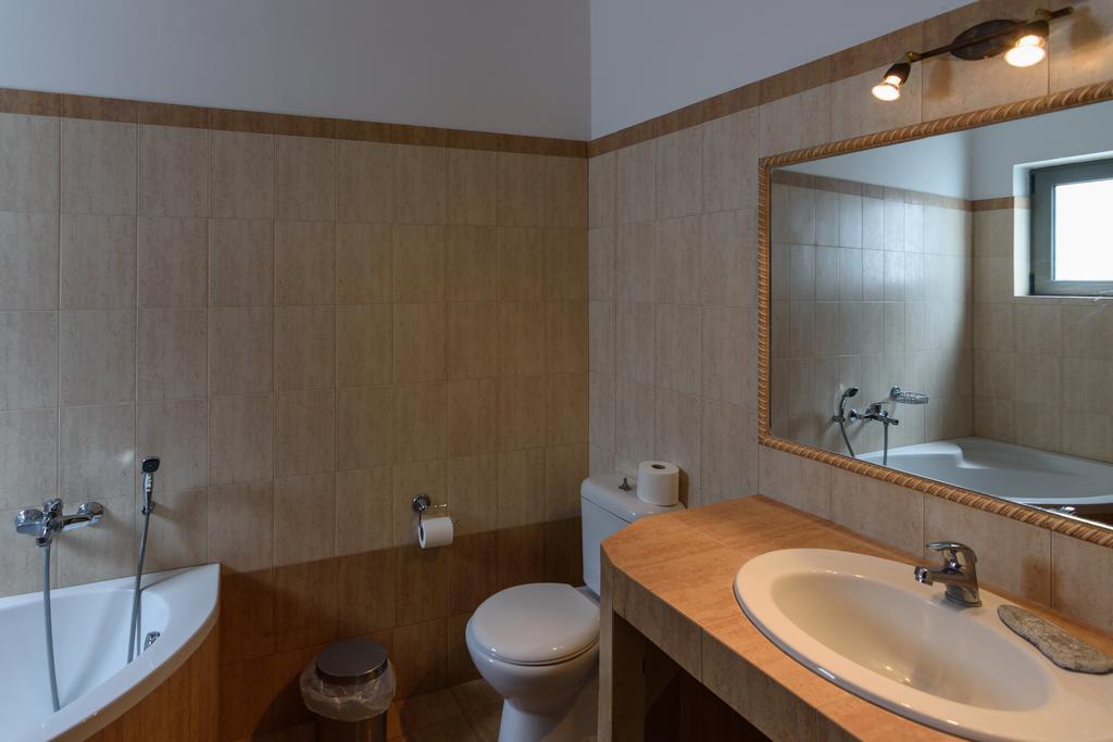 Makronas Apartments การิสโตส ภายนอก รูปภาพ