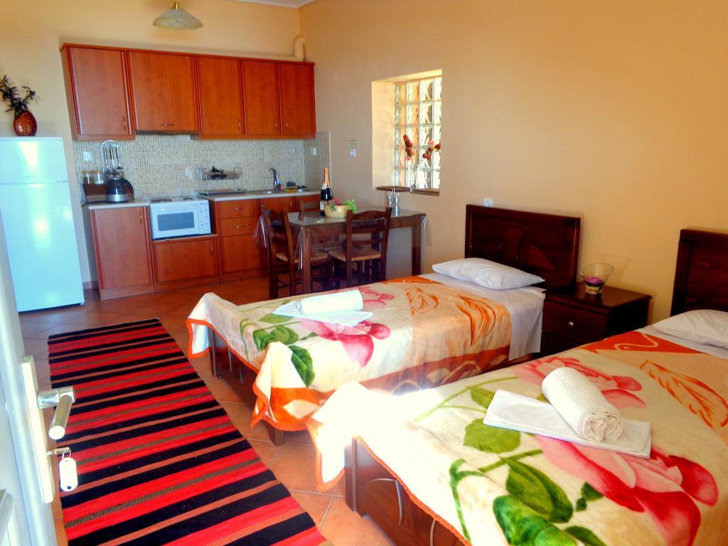 Makronas Apartments การิสโตส ภายนอก รูปภาพ