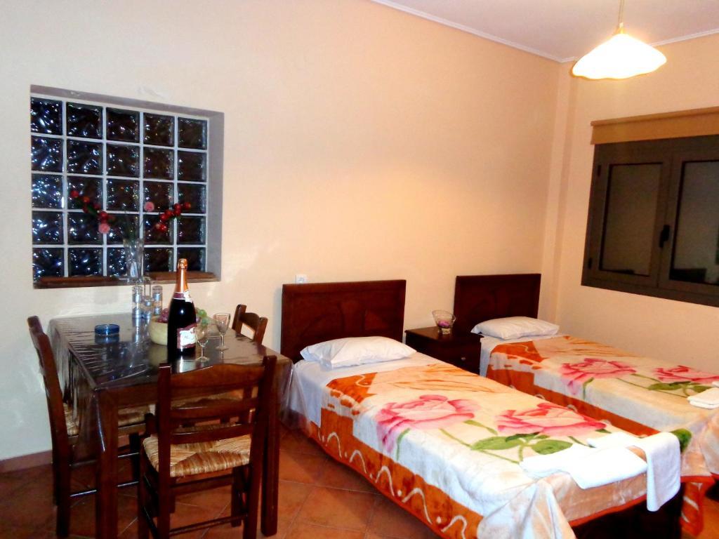 Makronas Apartments การิสโตส ภายนอก รูปภาพ